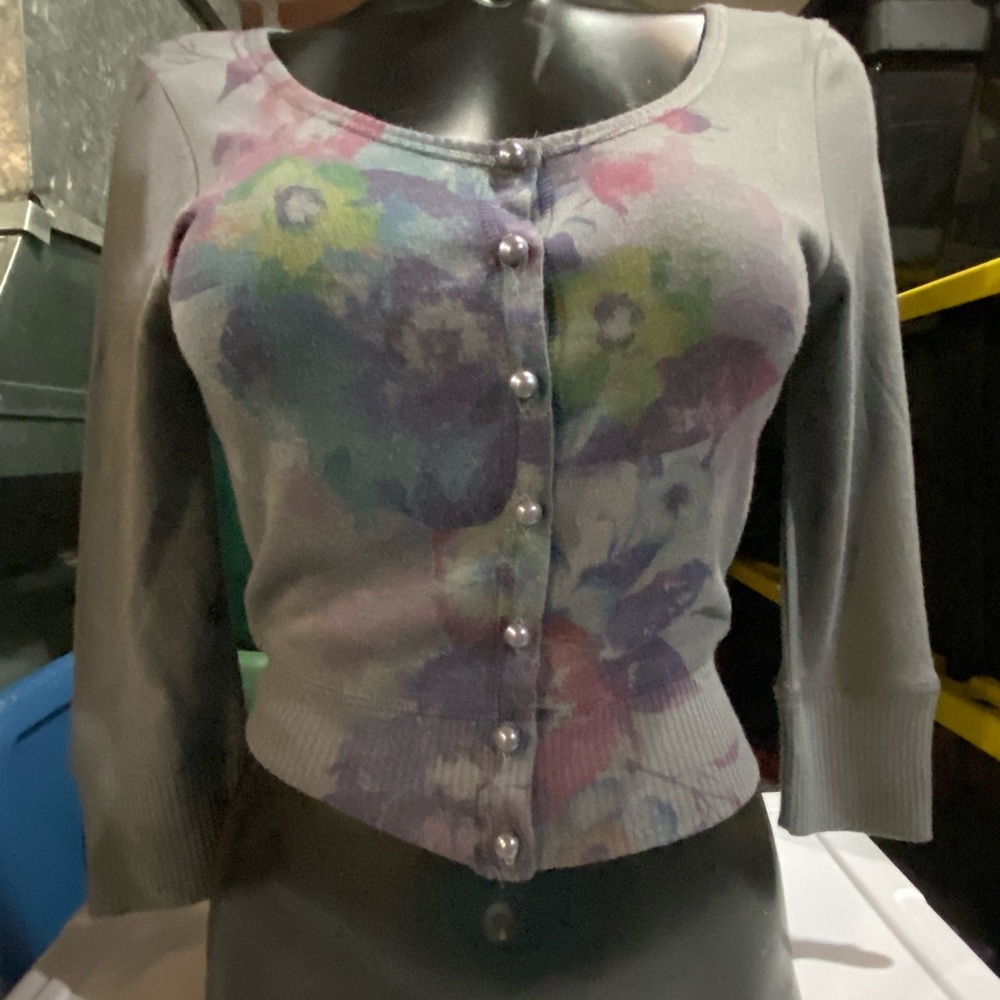Young In Crop button Sweater Size S